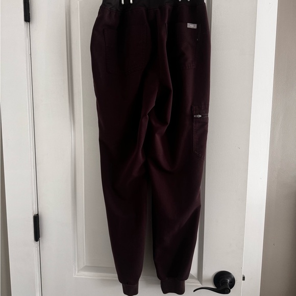 brown scrub joggers - Picture 3 of 4